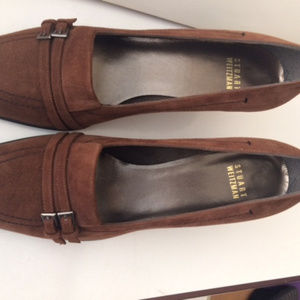 CLASSIC Stuart Weitzman, Brown Suede Pump, NEW!